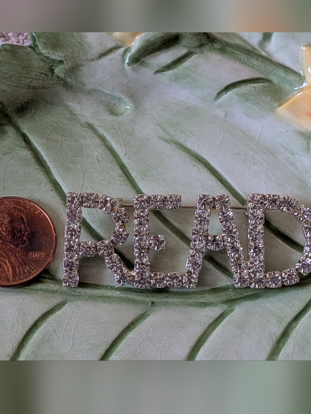 Vintage "READ" Rhinestone Pin - Picture 3 of 4